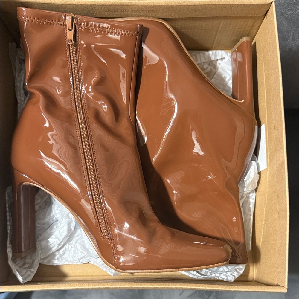 Steve Madden Leans Cognac Patent Leather